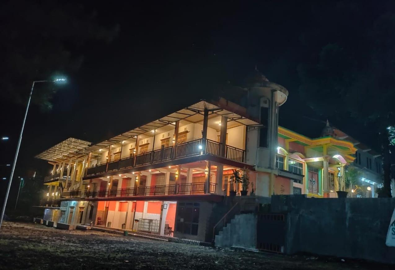 Hotel Nur Cahaya - Syariah Probolinggo Dış mekan fotoğraf